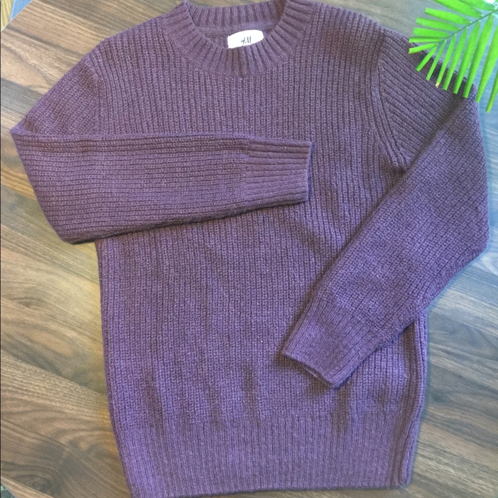 H&M burgundy sweater